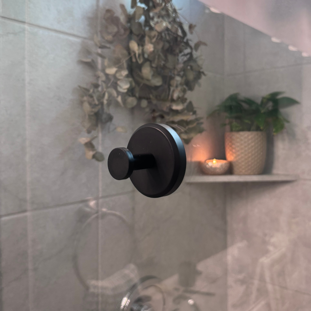 2-Pack Twist-Lock Suction Hooks for Bathroom &amp; Kitchen