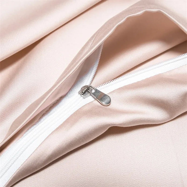 BAMBOOLUXE - Cooling Bed Cover Made from High-Quality Bamboo Fiber for Elegant Sleep Comfort