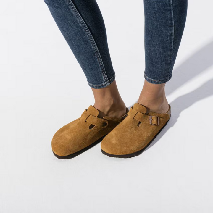 Boston | Suede Taupe – Classic Clogs with Cushioned Anatomical Footbed