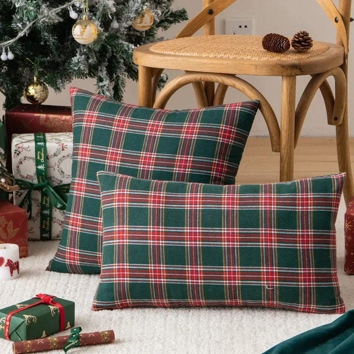 Classic Plaid Cushion Cover with Warm Christmas Atmosphere