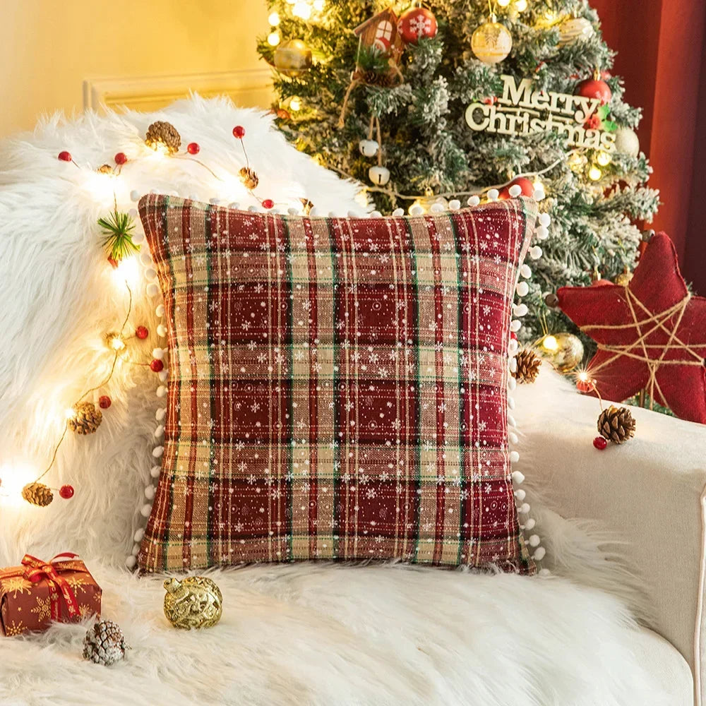 Classic Plaid Cushion Cover with Warm Christmas Atmosphere