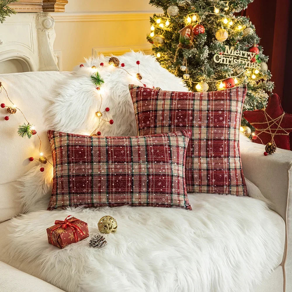 Classic Plaid Cushion Cover with Warm Christmas Atmosphere