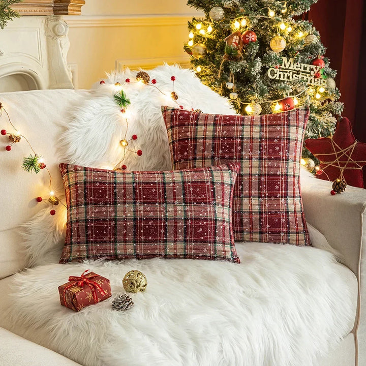 Classic Plaid Cushion Cover with Warm Christmas Atmosphere
