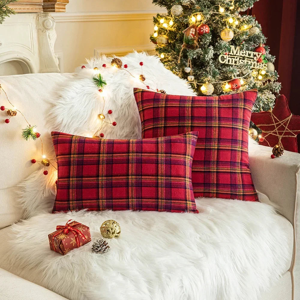 Classic Plaid Cushion Cover with Warm Christmas Atmosphere
