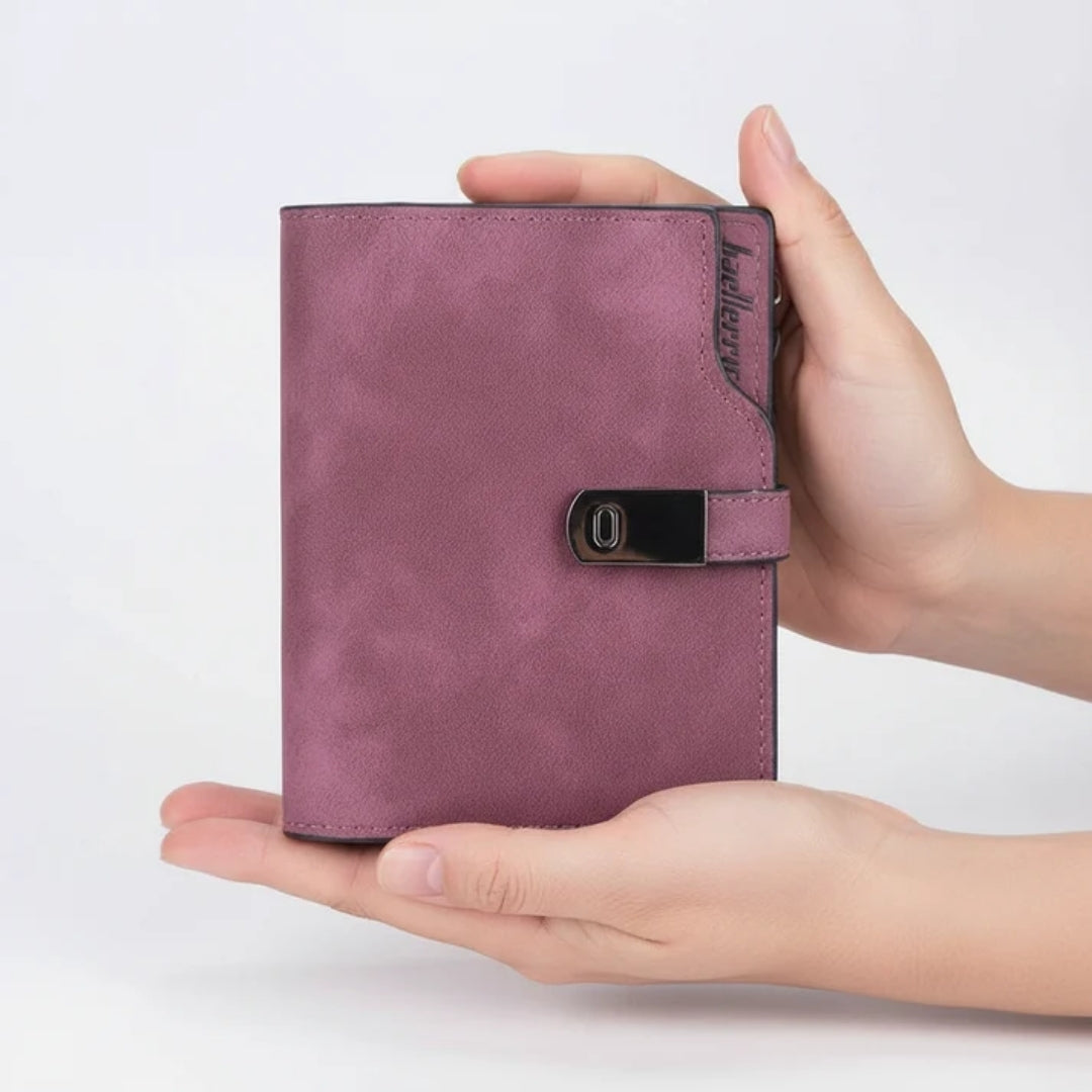 Compact Women&