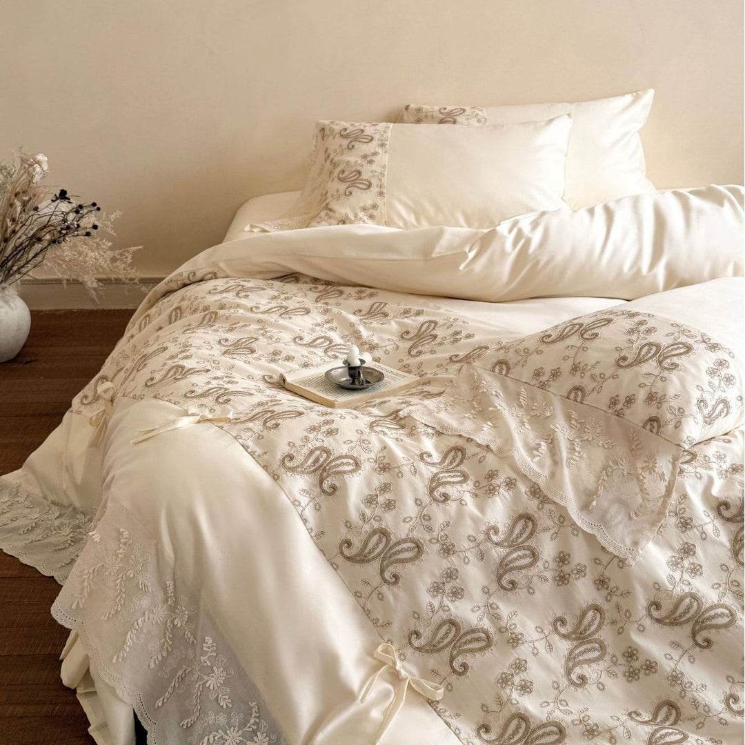 Cotton Sateen Bedding Set with Embroidery and Lace Trim
