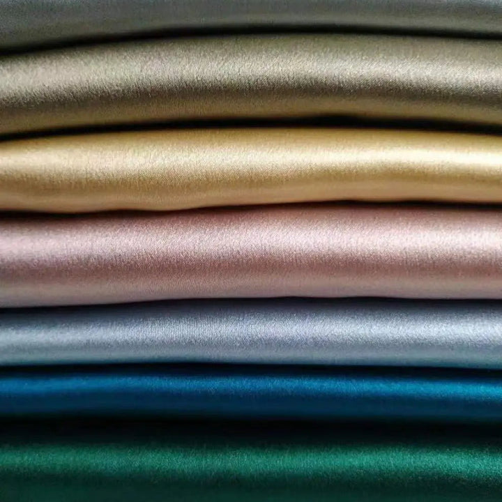 GLOSSNIGHT – Satin pillowcase for hair and skin care