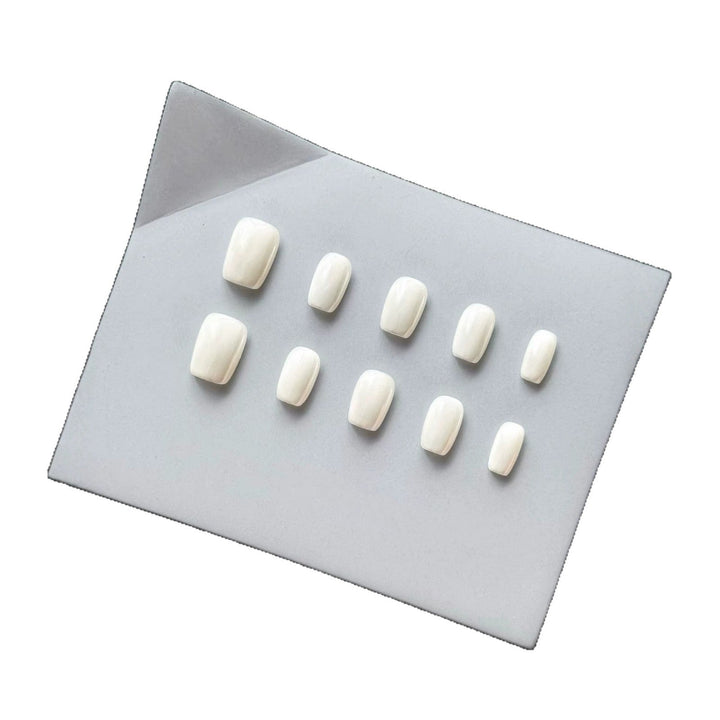 Glossy Press-On Nail Set