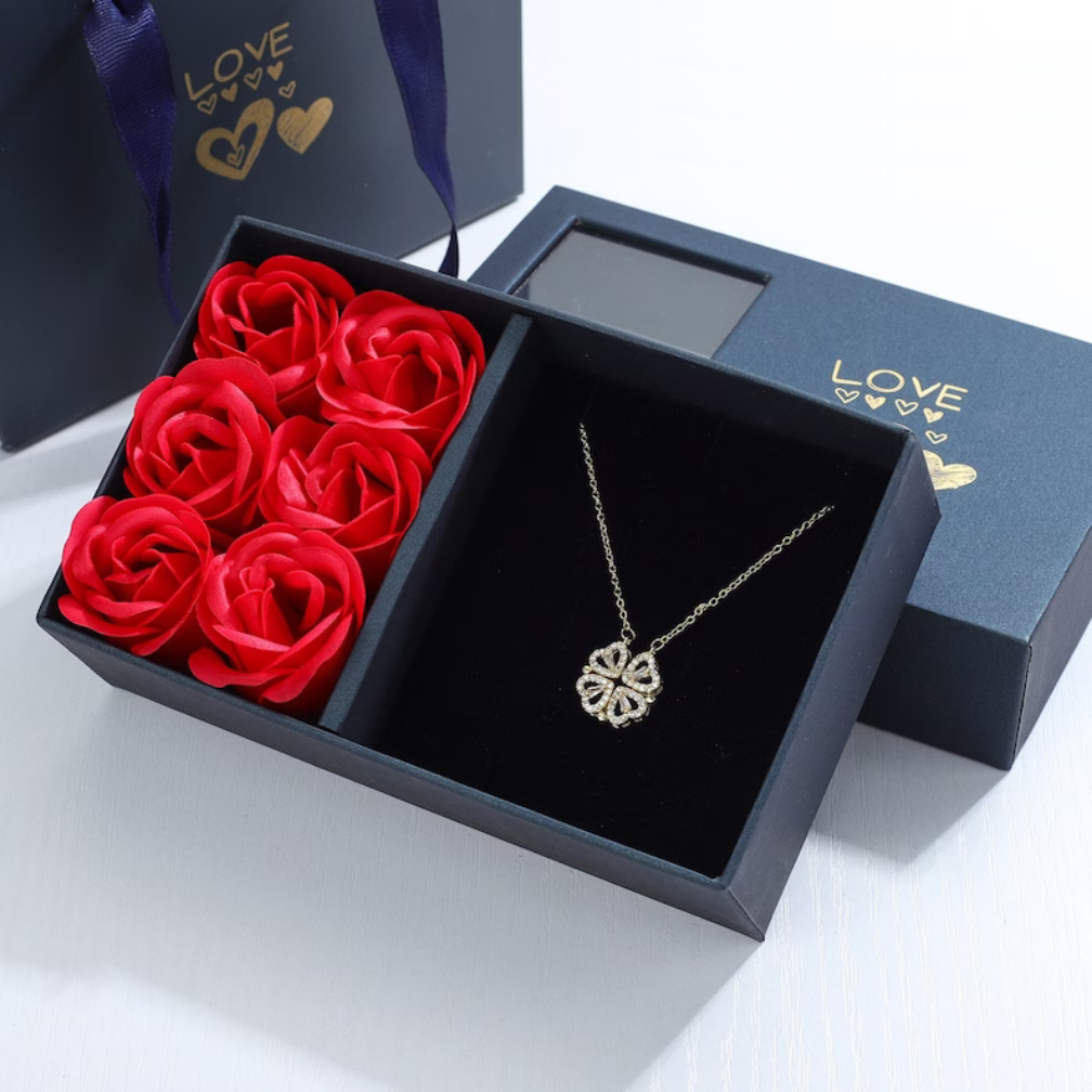 Heart Necklace | Convertible Pendant | Sparkling Lucky Motif Eye-Catcher