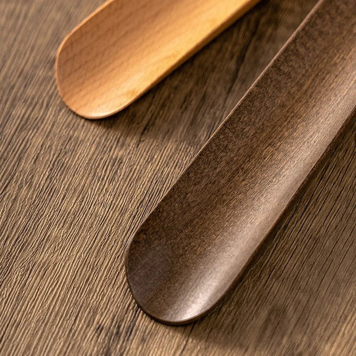 Magnetic Long Handle Shoe Horn in Wood (Support included)