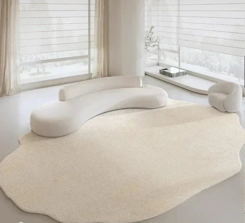 Marble Pattern Area Rug with Irregular Silhouette