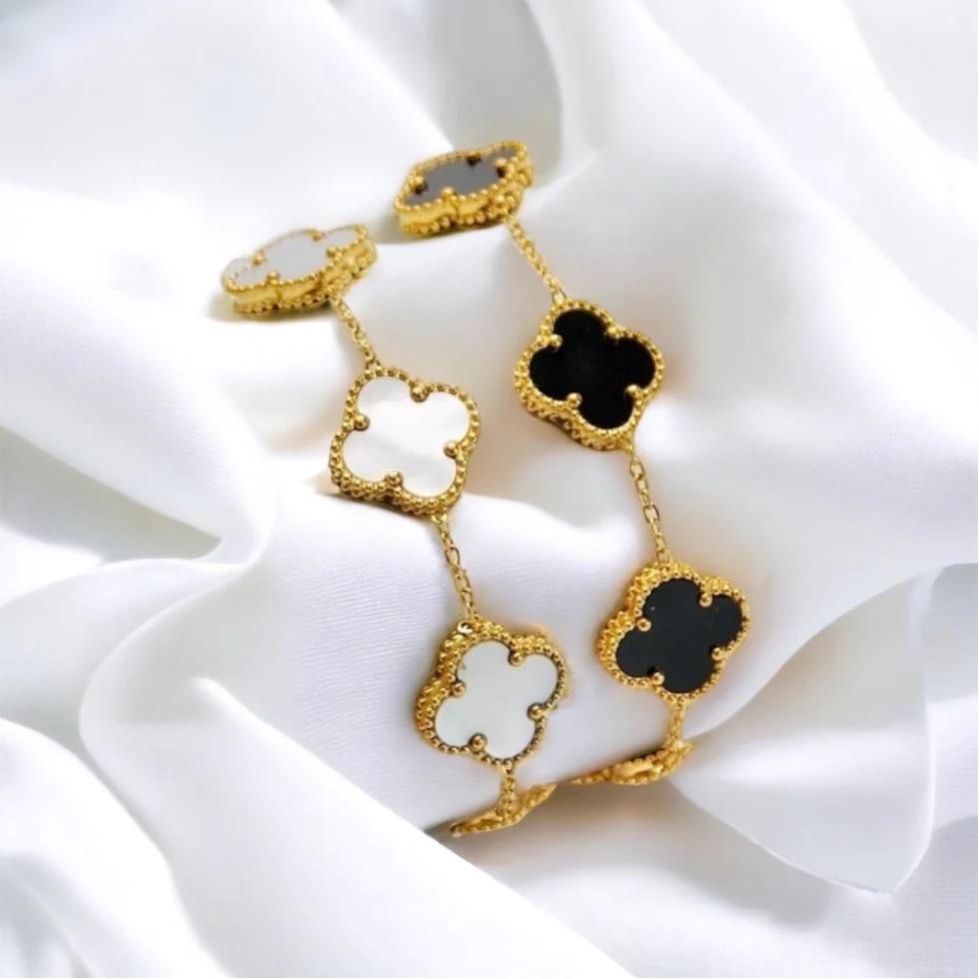 Niki | Clover Luck Bracelet | Elegant and Hypoallergenic | Adjustable
