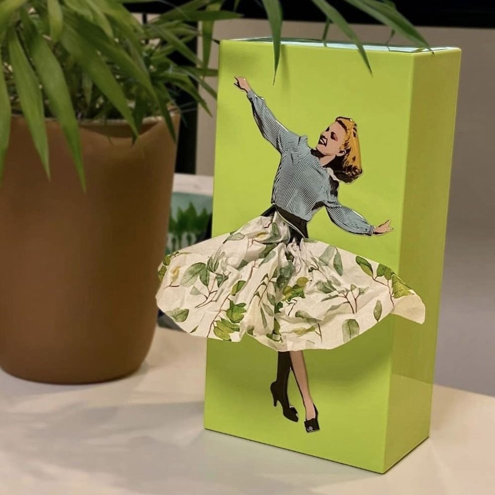 Niki | Flying Skirt Tissue Box