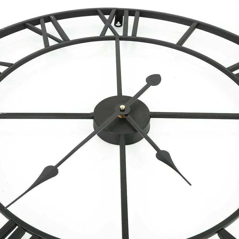 Niki | Majestic Clock in Metal