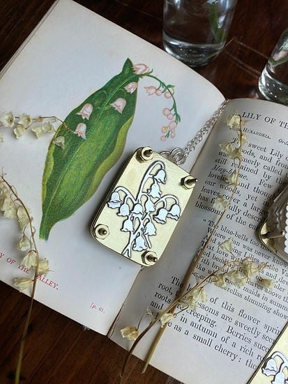 Niki | Mini Flower Press | Compact Botanical Keepsake Maker | Portable Craft Tool