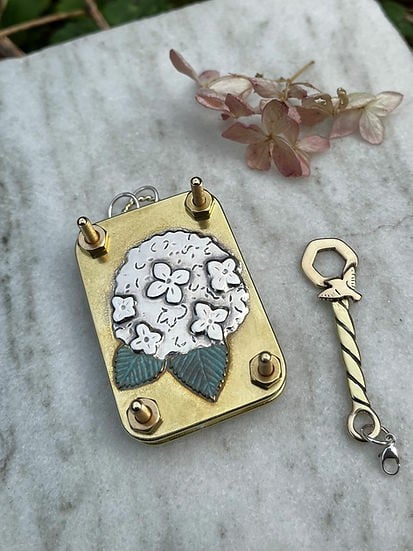 Niki | Mini Flower Press | Compact Botanical Keepsake Maker | Portable Craft Tool