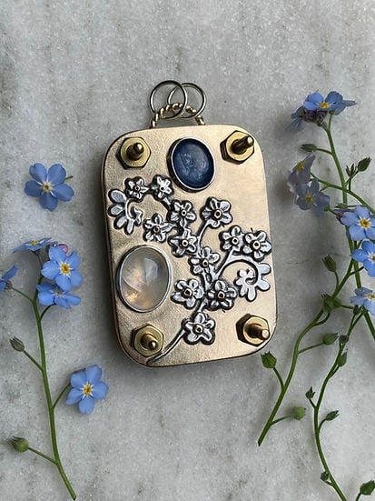 Niki | Mini Flower Press | Compact Botanical Keepsake Maker | Portable Craft Tool