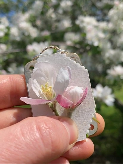 Niki | Mini Flower Press | Compact Botanical Keepsake Maker | Portable Craft Tool
