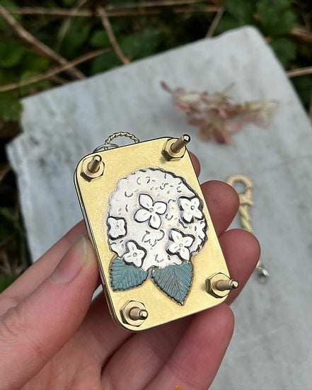 Niki | Mini Flower Press | Compact Botanical Keepsake Maker | Portable Craft Tool