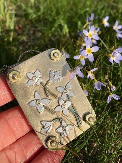 Niki | Mini Flower Press | Compact Botanical Keepsake Maker | Portable Craft Tool