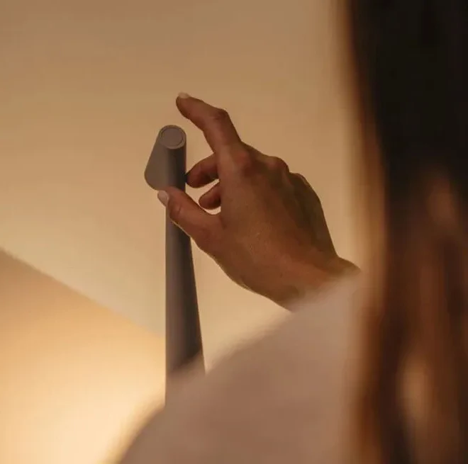 Niki | Nordic Minimalist Design Mood Lamp | Wireless | LED | Reading Lamp | Dinner Lamp