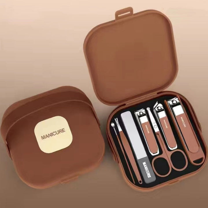 Niki | Portable 7-piece manicure set with nail clippers