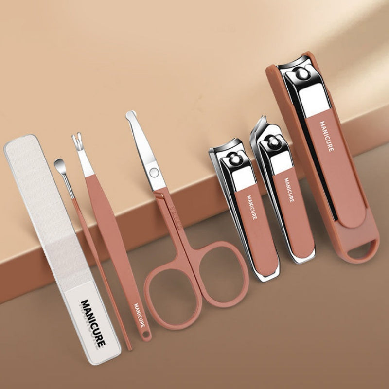 Niki | Portable 7-piece manicure set with nail clippers