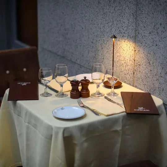 Niki | Wireless LED Table Lamp with Cone-Shaped Base