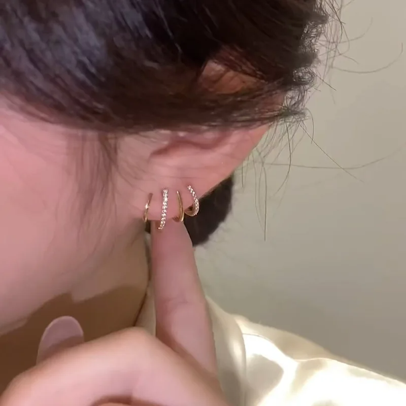 Niki | Women’s Twist Earrings | Lightweight Statement Jewelry | Hypoallergenic Finish