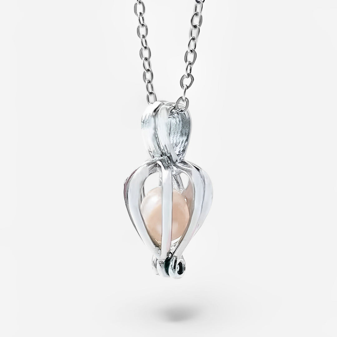 PearlEssence | Give a beautiful pearl necklace