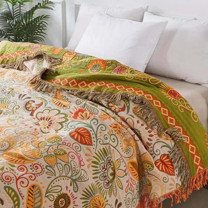 Reversible Bohemian Blanket: Soft Comfort with Floral Pattern