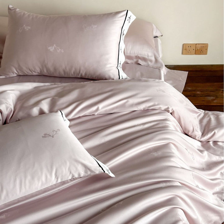 Satin Bedding Set with Fine Jacquard Pattern