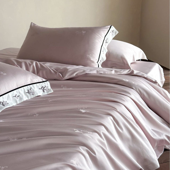 Satin Bedding Set with Fine Jacquard Pattern