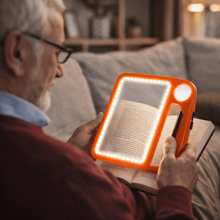 SEHKOMFORT – Handle magnifier with LED &amp; 5x/10x magnification for clear reading