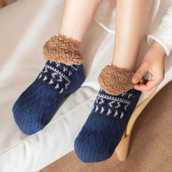 SOFTTRAX – Ultra-soft, non-slip socks for warm &amp; cozy indoor comfort