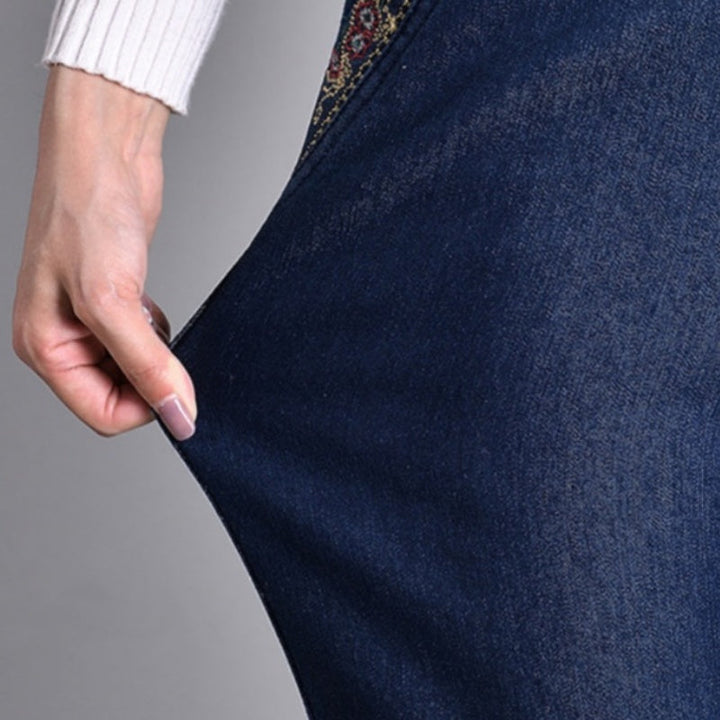 Straight-Leg Jeans with Side Pockets and Elastic Waist