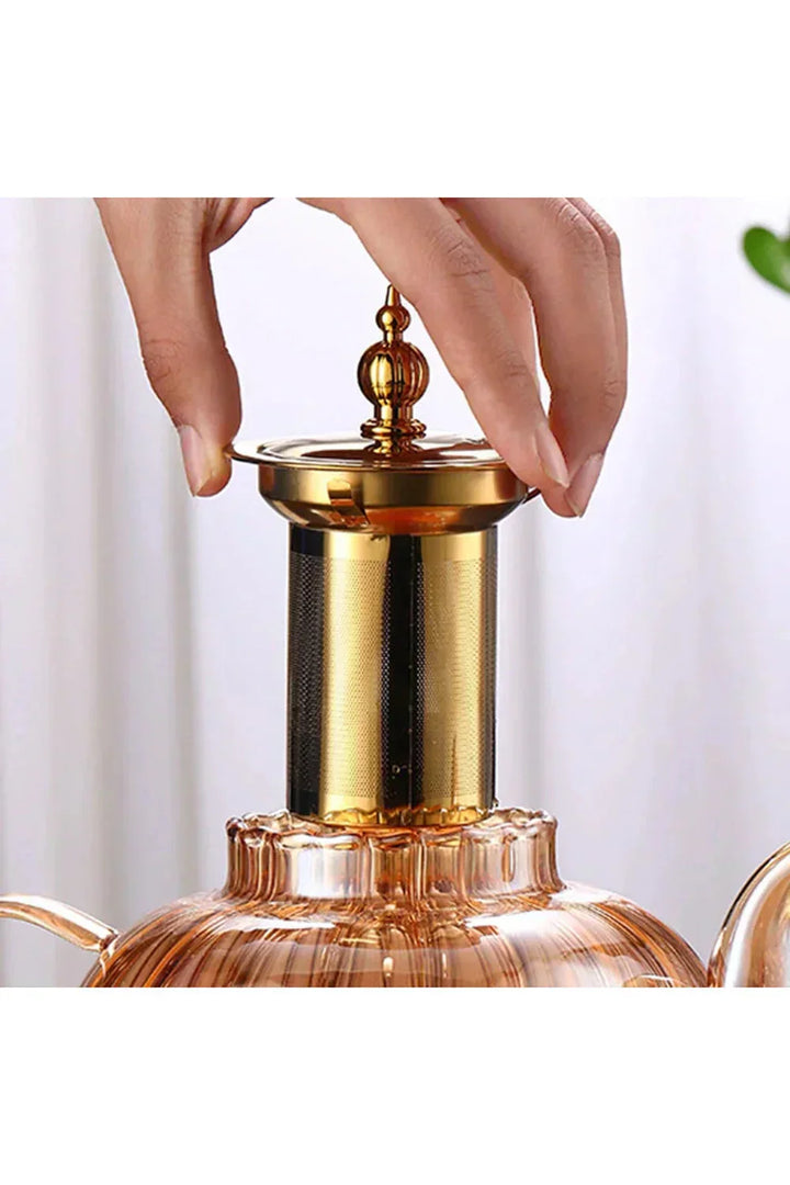 Stylish loose leaf teapot with tea infuser and lid — Elegant brew for tea lovers