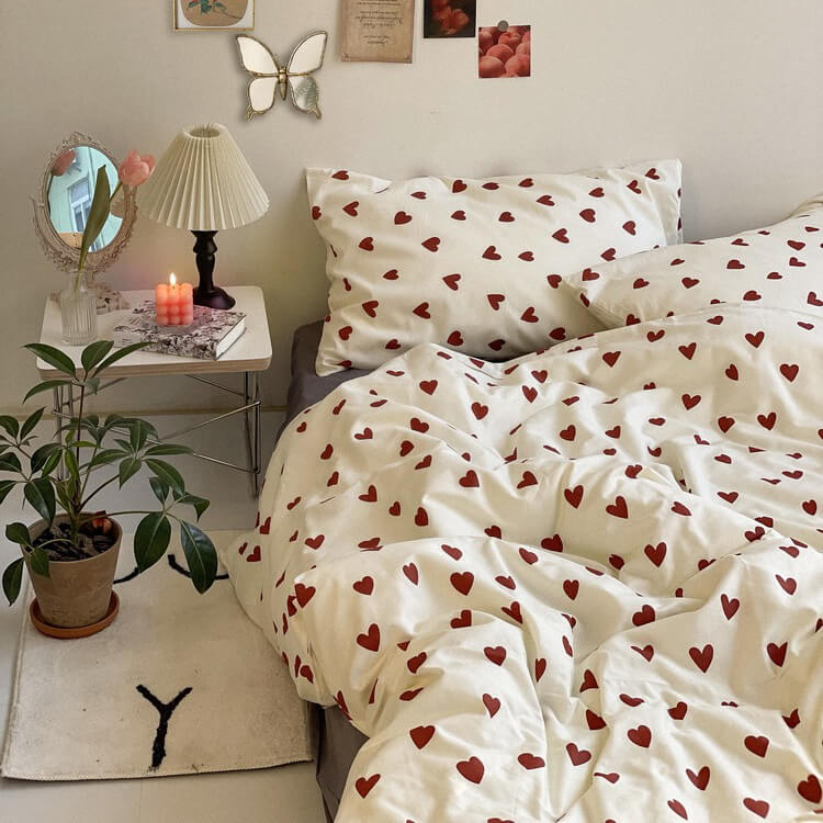 Vintage Red Heart Bedding Set