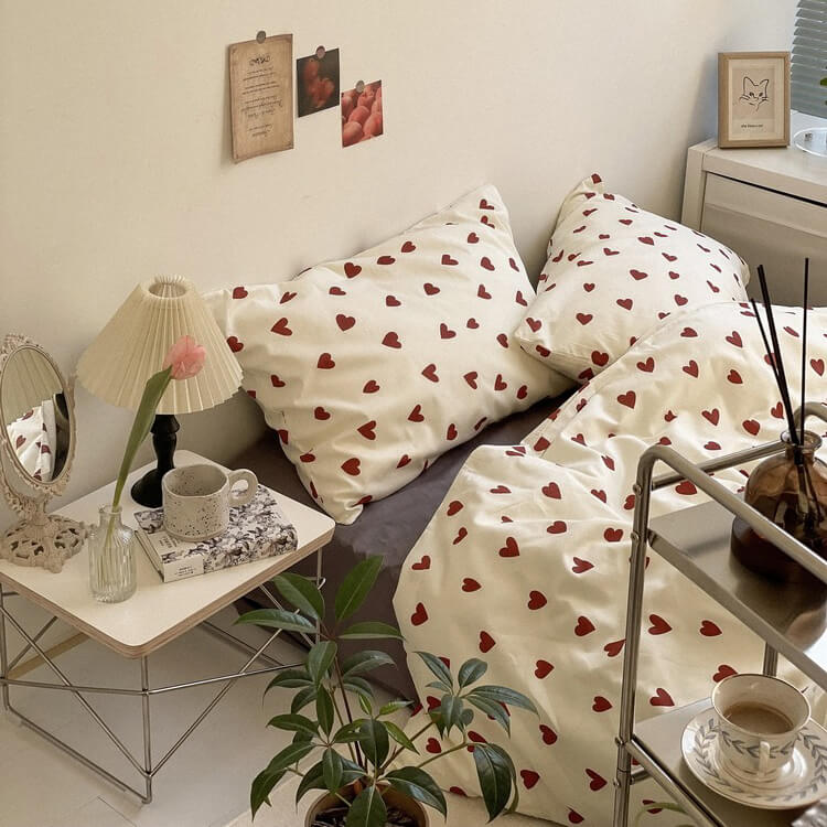Vintage Red Heart Bedding Set