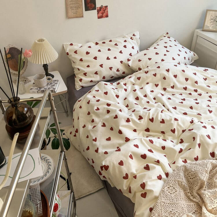 Vintage Red Heart Bedding Set